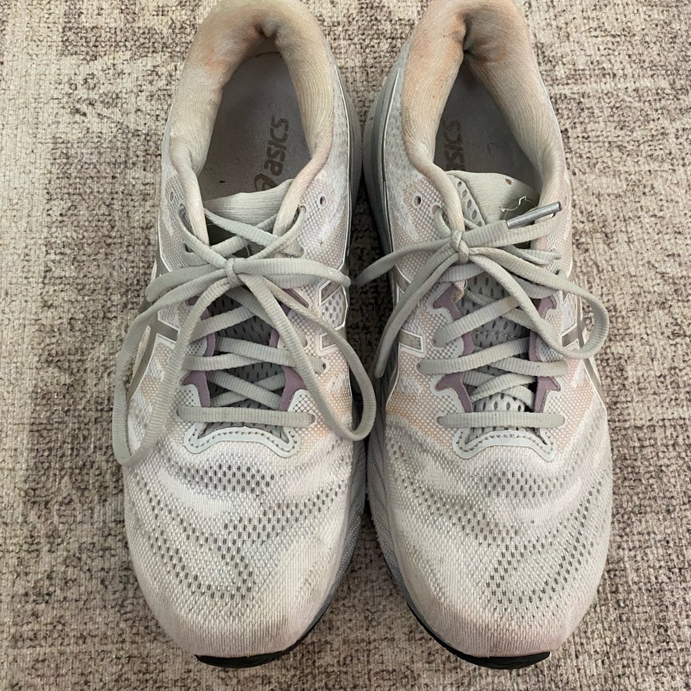 ASICS Gel Nimbus 23 Women’s White/Silver Running Shoes Sz 11